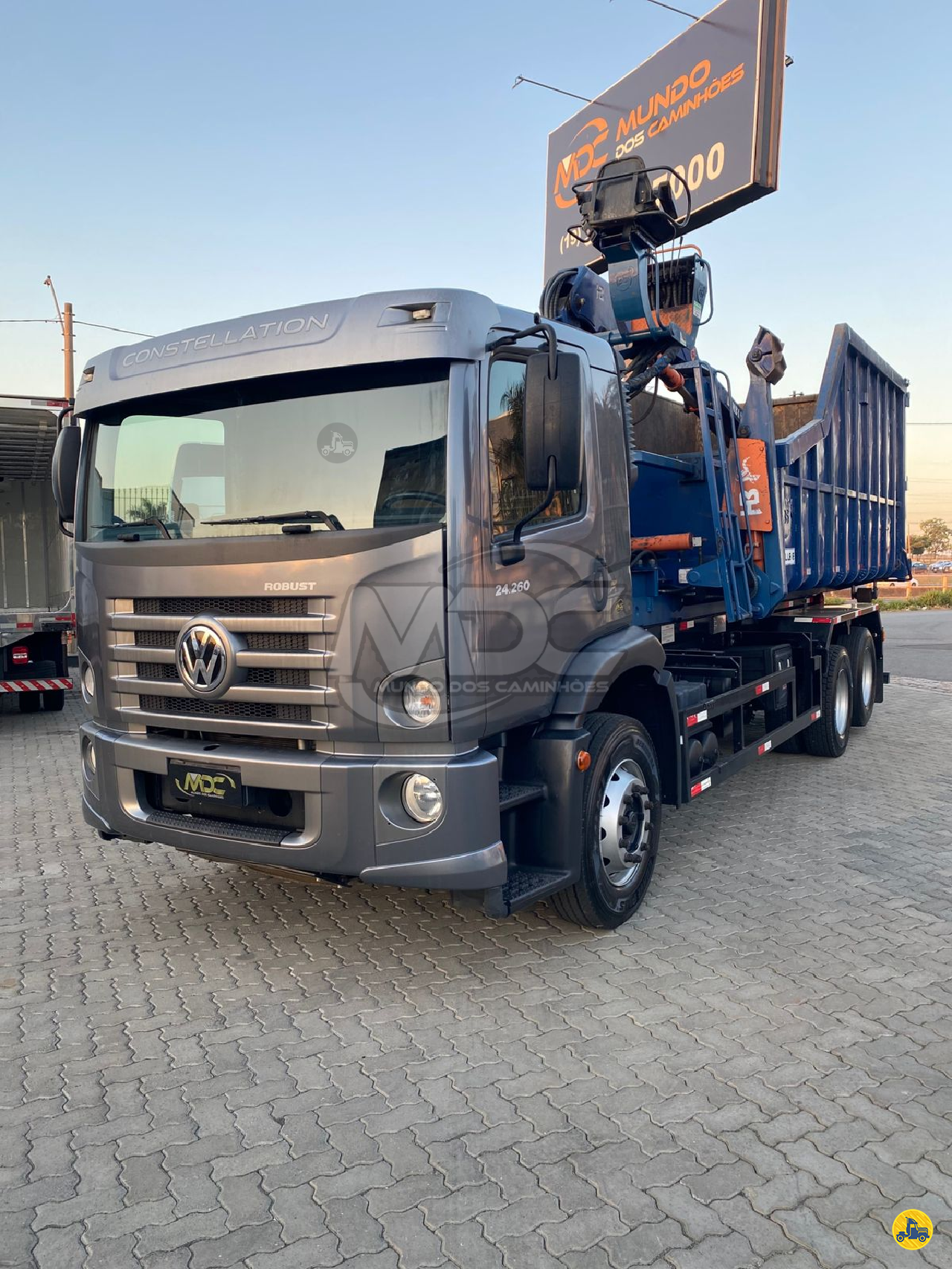 CAMINHAO VOLKSWAGEN VW 24260 Roll ON OFF Truck 6x2 Mundo dos Caminhões SUMARE SÃO PAULO SP